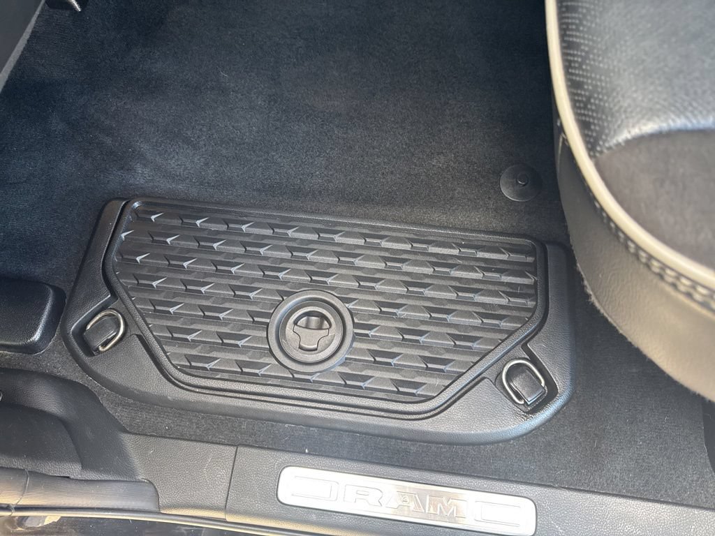 Used 2022 RAM 1500 Laramie AWD/4WD image 33