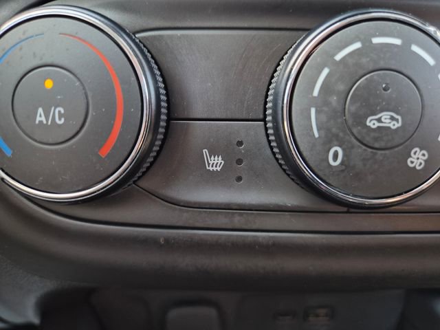 Used 2024 Chevrolet Trax LS w/ LS Convenience Package FWD image 29