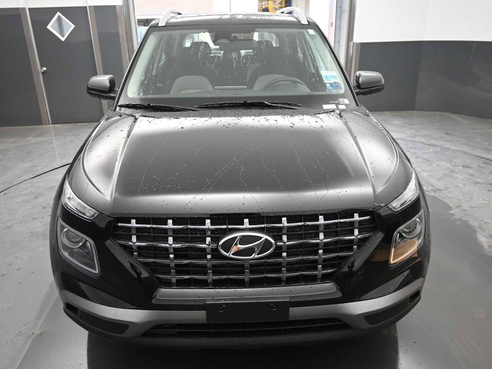 New 2026 Hyundai Venue SEL FWD image 3