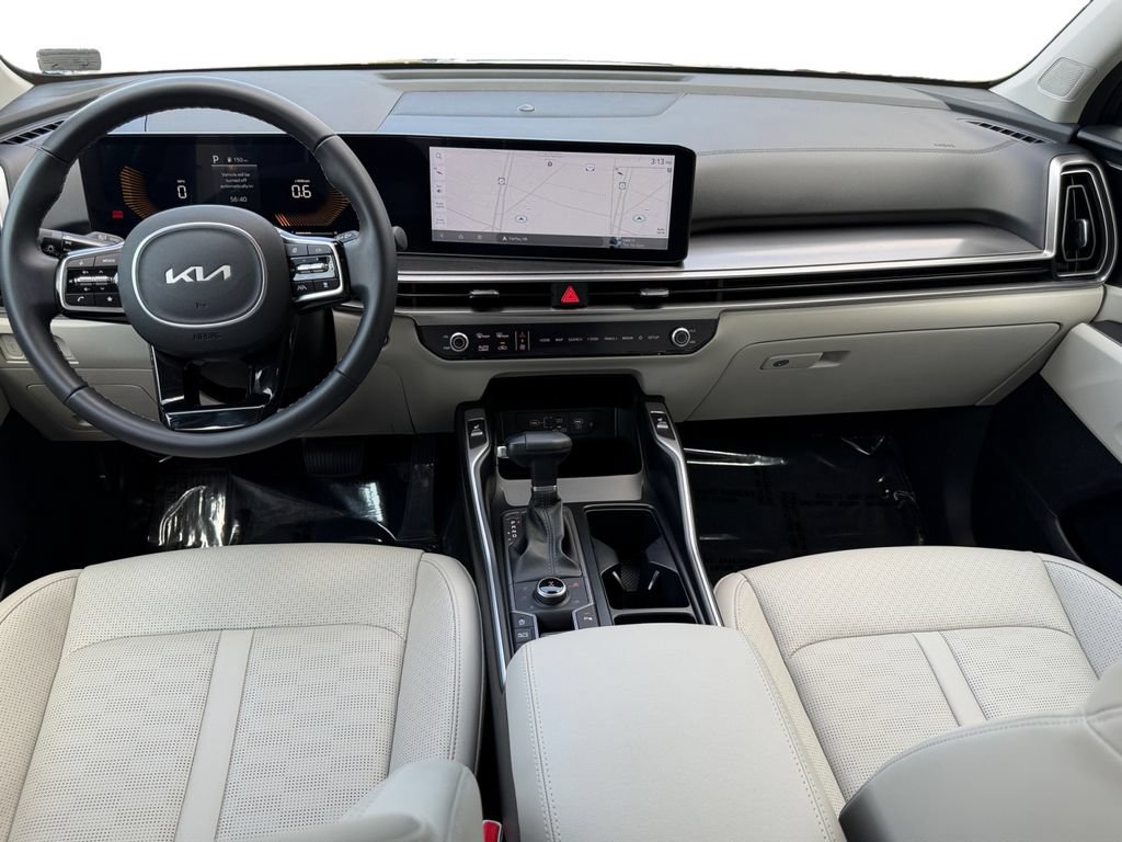 Used 2025 Kia Sorento S AWD/4WD image 13