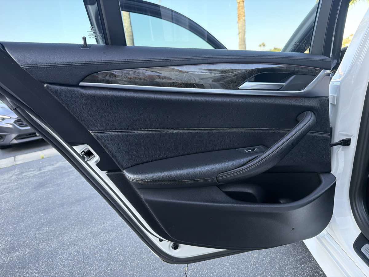 Used 2018 BMW 530i w/ M Sport Package RWD image 31