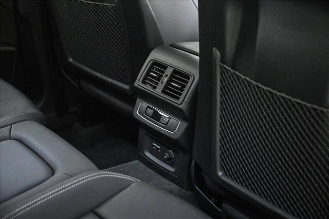 Certified 2025 Audi Q5 e Premium Plus w/ Premium Plus Package image 18