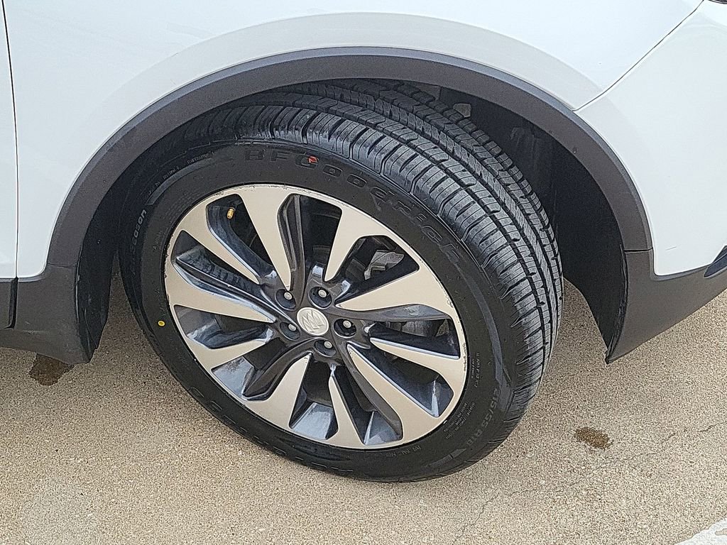 Used 2021 Buick Encore Preferred image 30