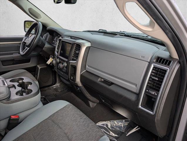 Used 2019 RAM 1500 Classic SLT w/ Luxury Group image 18