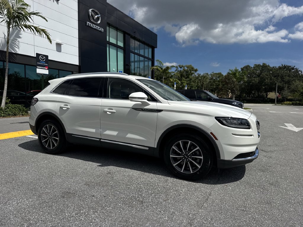 Used 2022 Lincoln Nautilus FWD image 6
