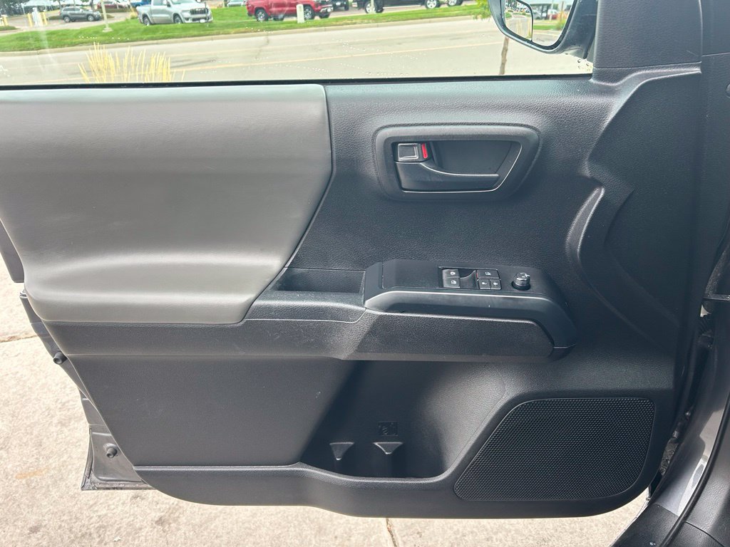 Used 2021 Toyota Tacoma SR AWD/4WD image 10