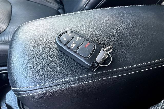 Used 2019 Jeep Cherokee Limited w/ Technology Group AWD/4WD image 34