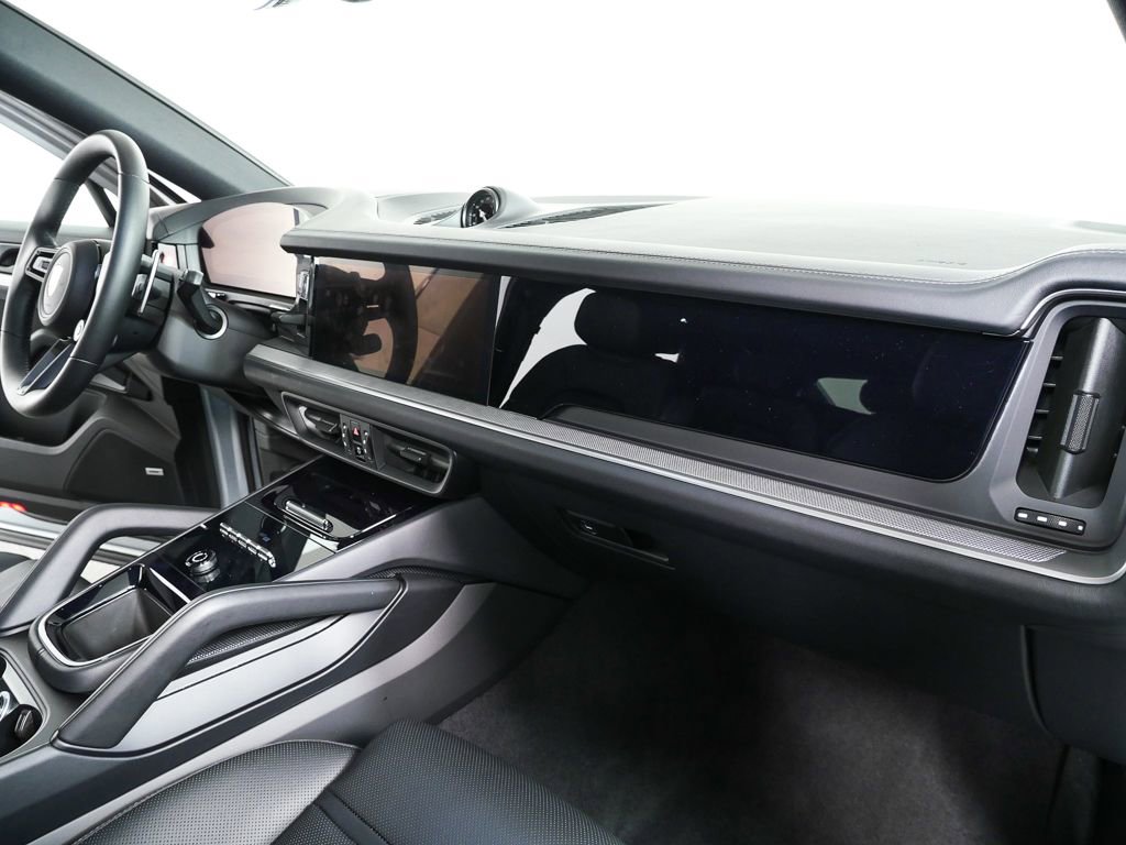 Certified 2026 Porsche Cayenne Coupe image 26