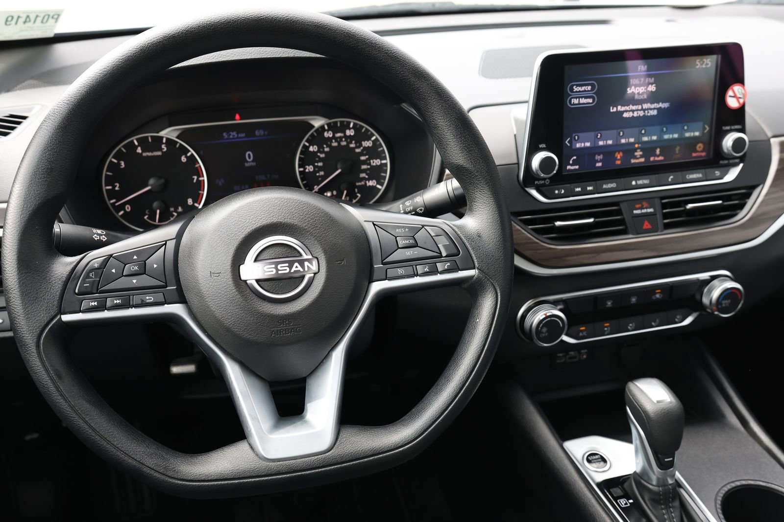 Used 2025 Nissan Altima 2.5 SV image 15