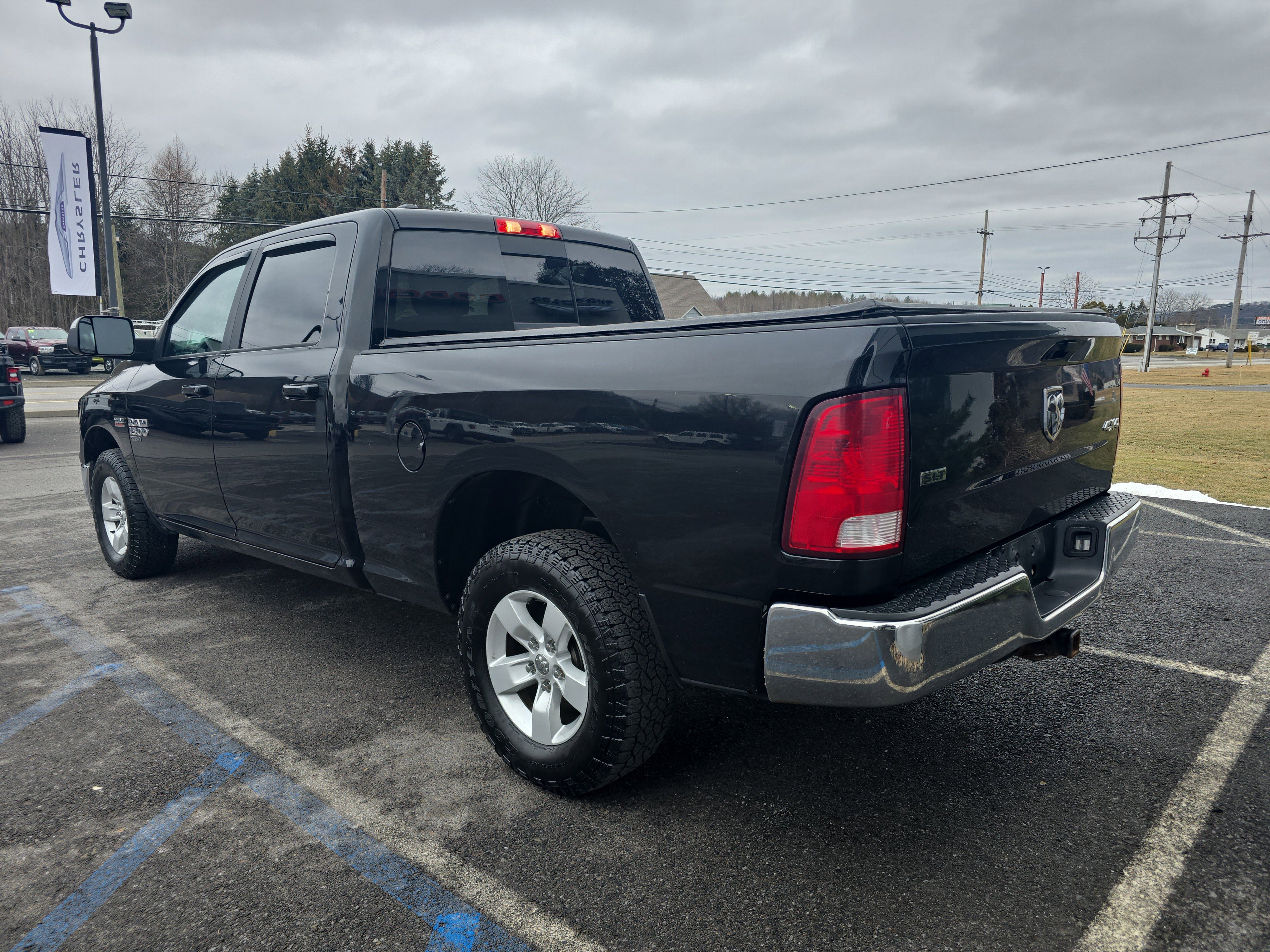 Used 2019 RAM 1500 Classic SLT image 6