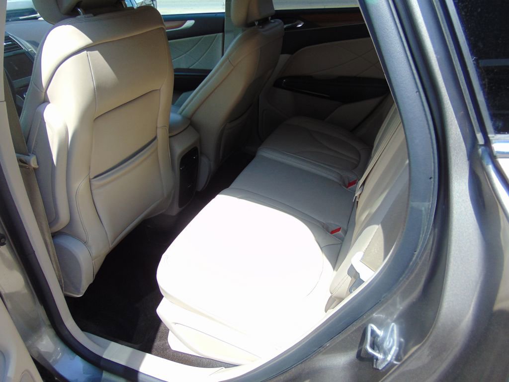 Used 2017 Lincoln MKC Select AWD/4WD image 3
