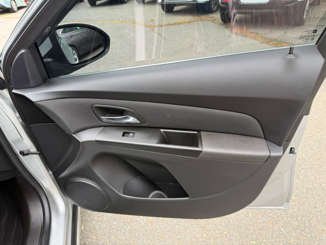 Used 2013 Chevrolet Cruze LT FWD image 14