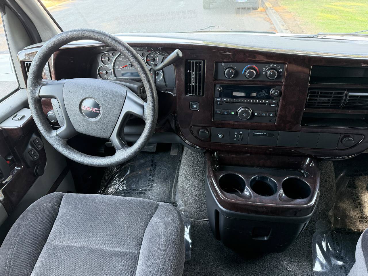Used 2011 GMC Savana 1500 AWD image 14