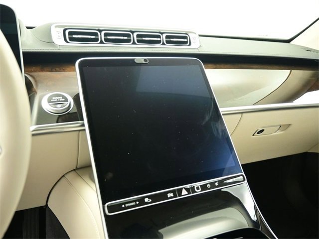 Used 2022 Mercedes-Benz S 580 4MATIC Sedan w/ Rear Seat Package image 28