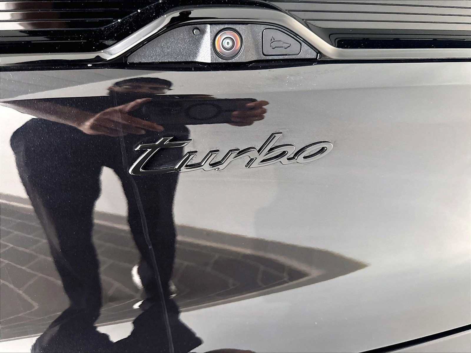 New 2026 Porsche Macan Turbo Electric AWD/4WD image 33