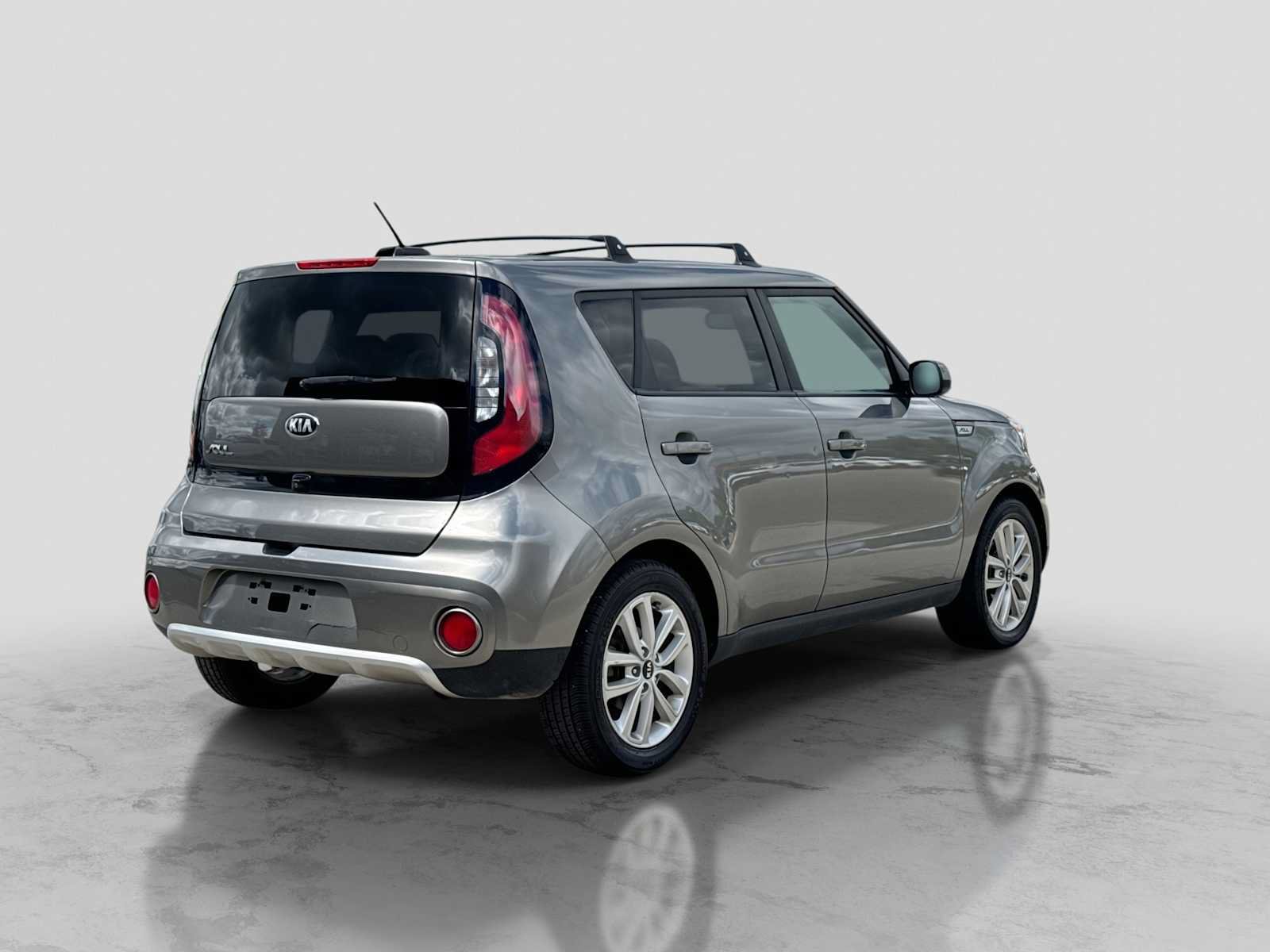 Used 2018 Kia Soul + FWD image 6
