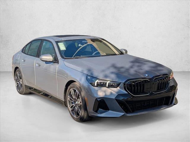 Used 2026 BMW 530i xDrive image 3