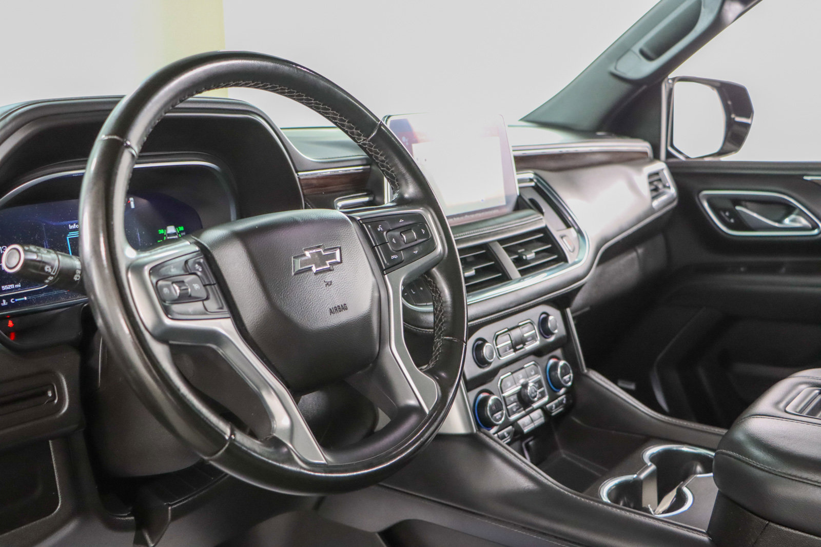 Used 2023 Chevrolet Tahoe Z71 AWD/4WD image 26