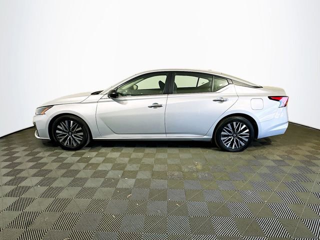 Used 2024 Nissan Altima 2.5 SV FWD image 5