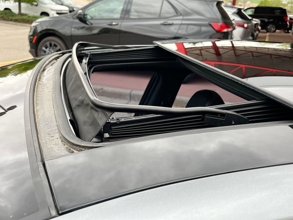 Used 2023 Nissan Maxima SR w/ Sport Mat Group FWD image 23