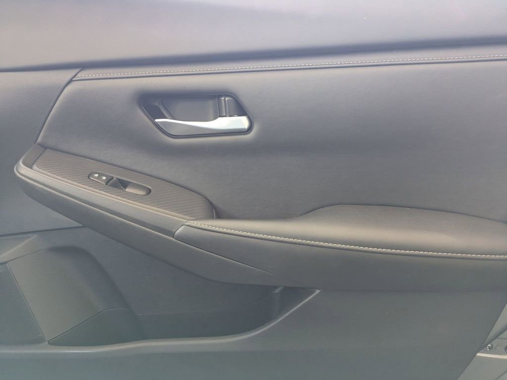 Used 2025 Nissan Sentra SV FWD image 32