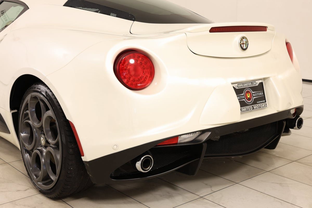 Used 2015 Alfa Romeo 4C Coupe w/ Leather Interior Group image 34