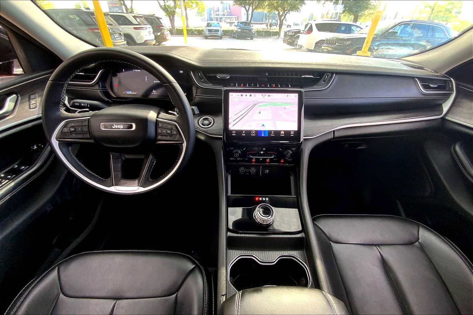 Used 2024 Jeep Grand Cherokee Limited image 15