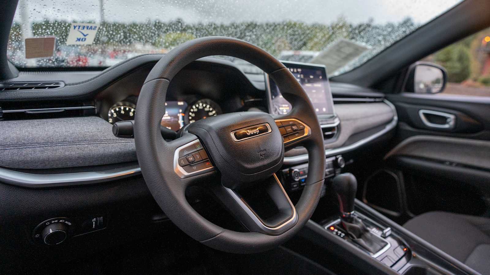 Used 2024 Jeep Compass Sport AWD/4WD image 10