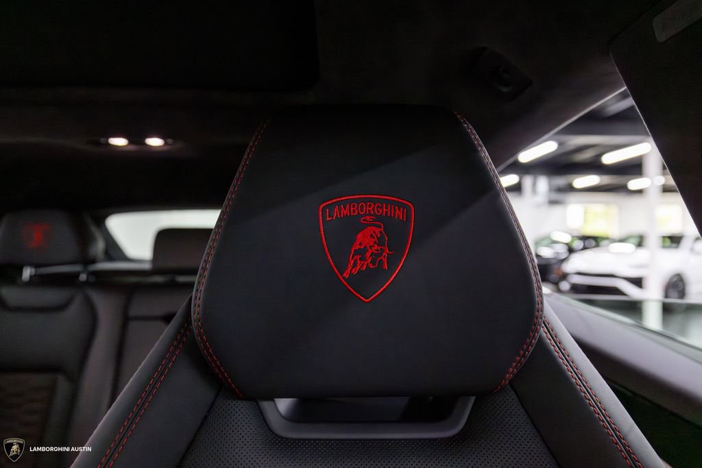 Used 2019 Lamborghini Urus AWD/4WD image 33