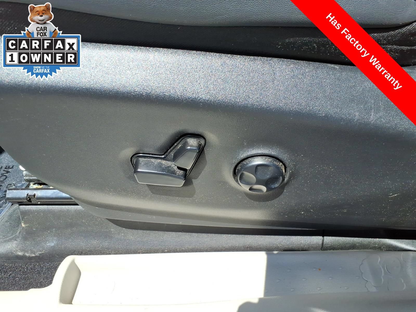 Used 2024 Chrysler Pacifica Touring-L FWD image 15