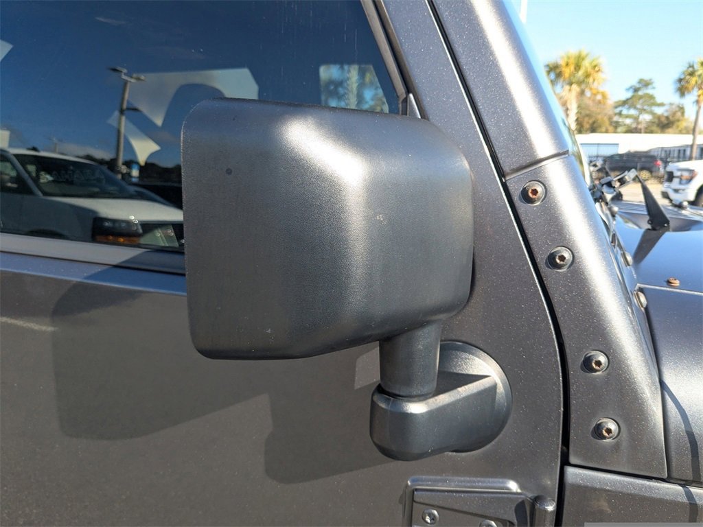 Used 2016 Jeep Wrangler Sahara w/ Connectivity Group image 12