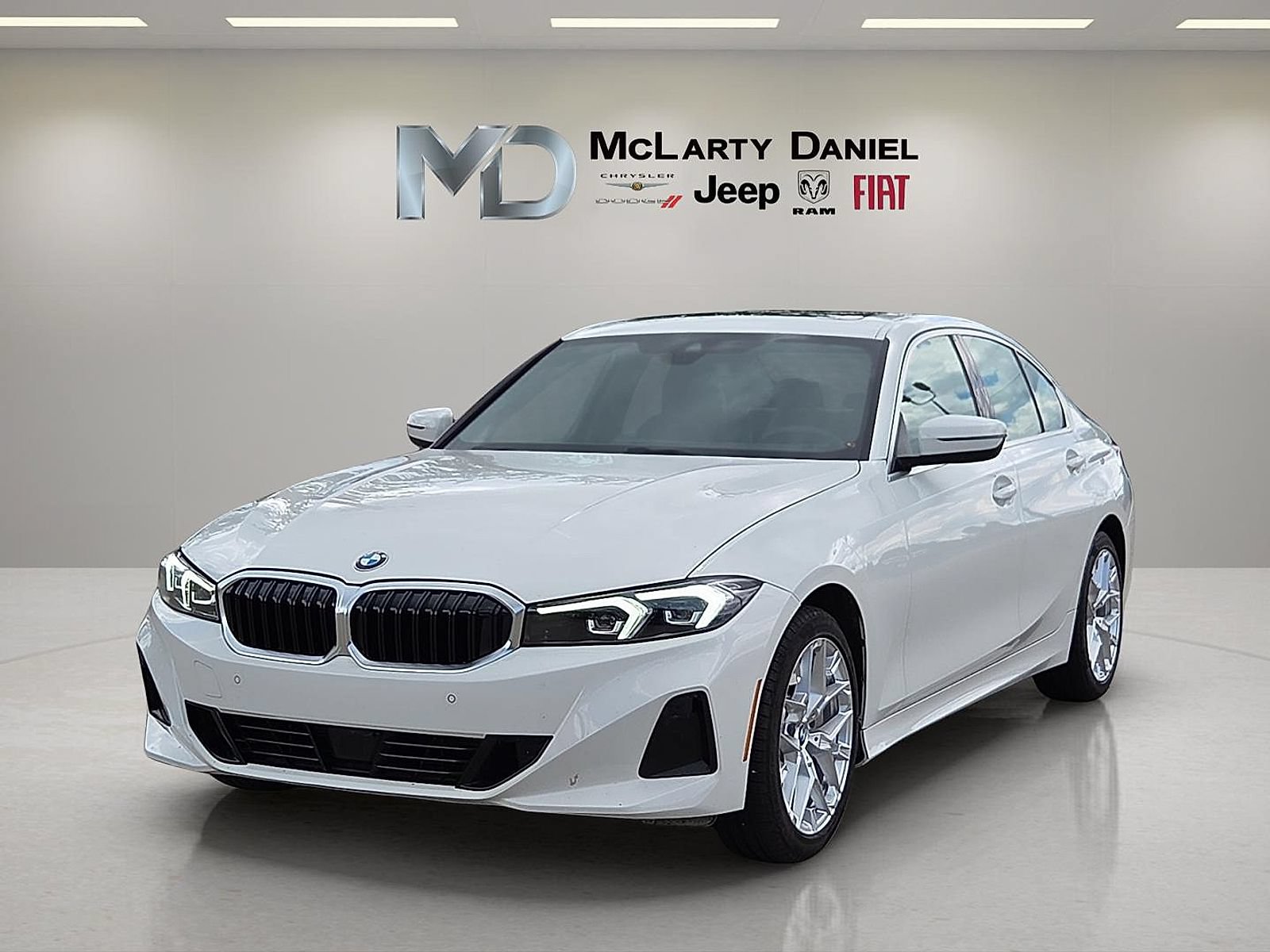 Used 2025 BMW 330i Sedan RWD image 2