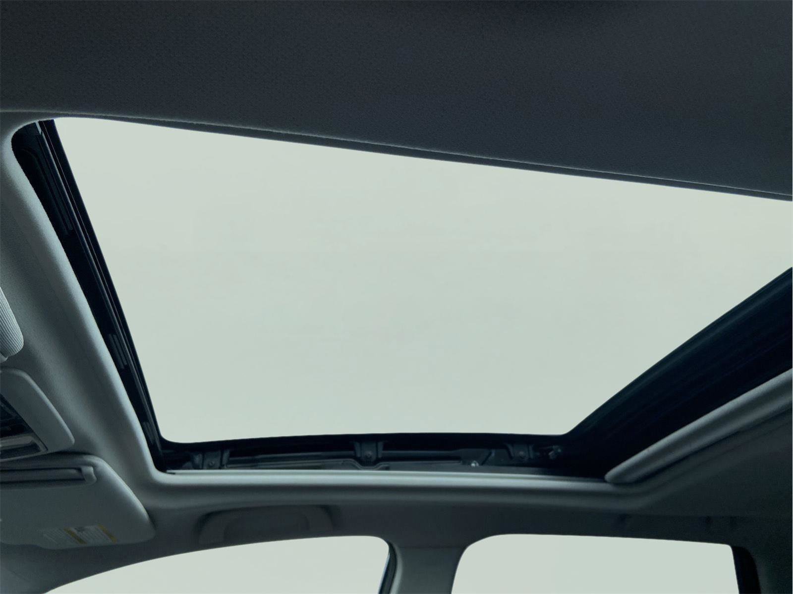 Used 2017 Subaru Forester 2.5i Premium w/ All-Weather Package image 28