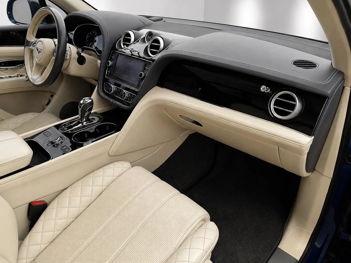 Used 2017 Bentley Bentayga AWD/4WD image 30