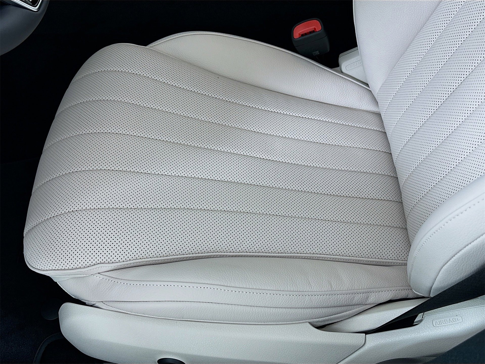 New 2026 Mercedes-Benz E 450 4MATIC All-Terrain Wagon image 21