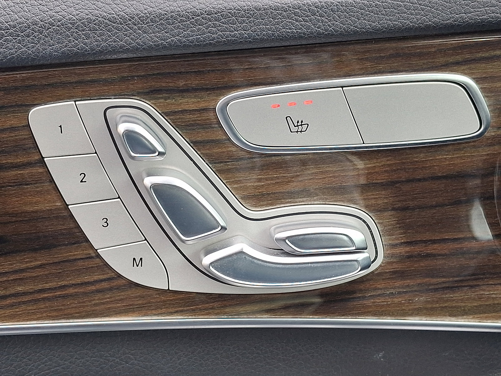 Certified 2017 Mercedes-Benz C 300 4MATIC Sedan image 28