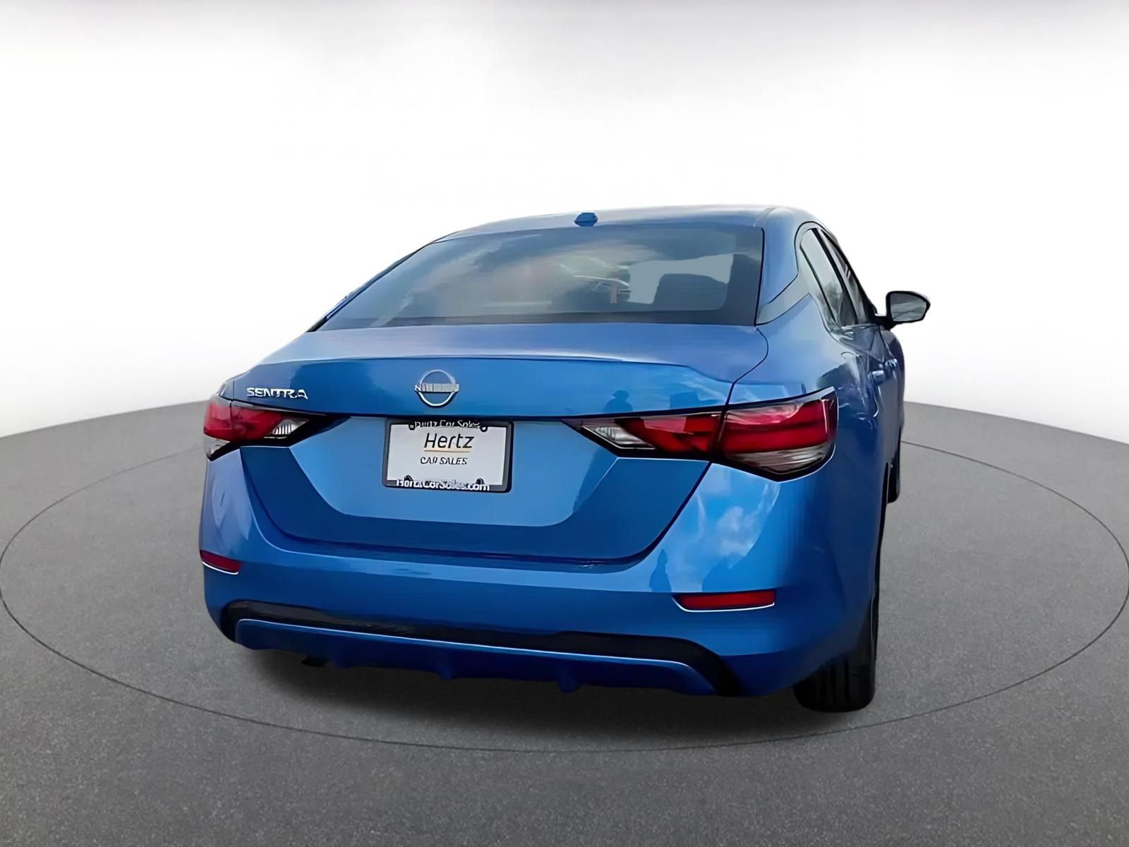 Used 2025 Nissan Sentra SV FWD image 9