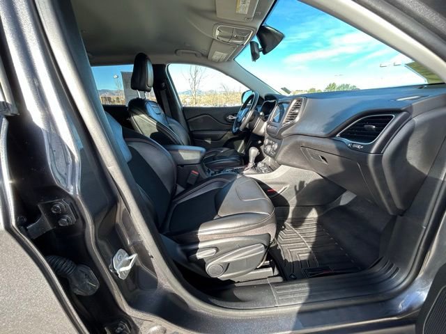 Used 2020 Jeep Cherokee Trailhawk w/ Cold Weather Group image 30