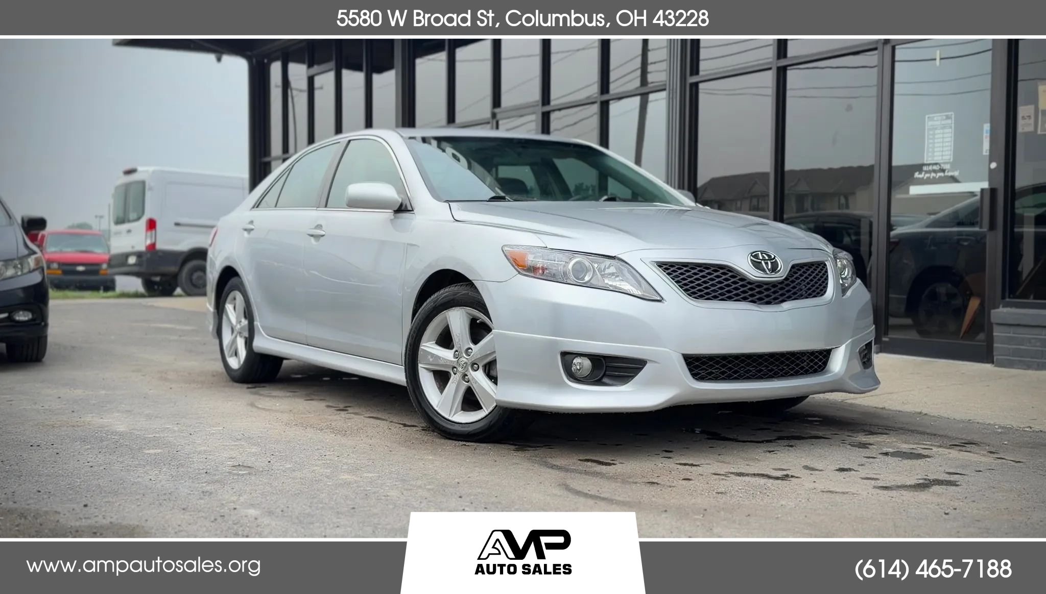 Used 2010 Toyota Camry SE FWD image 1