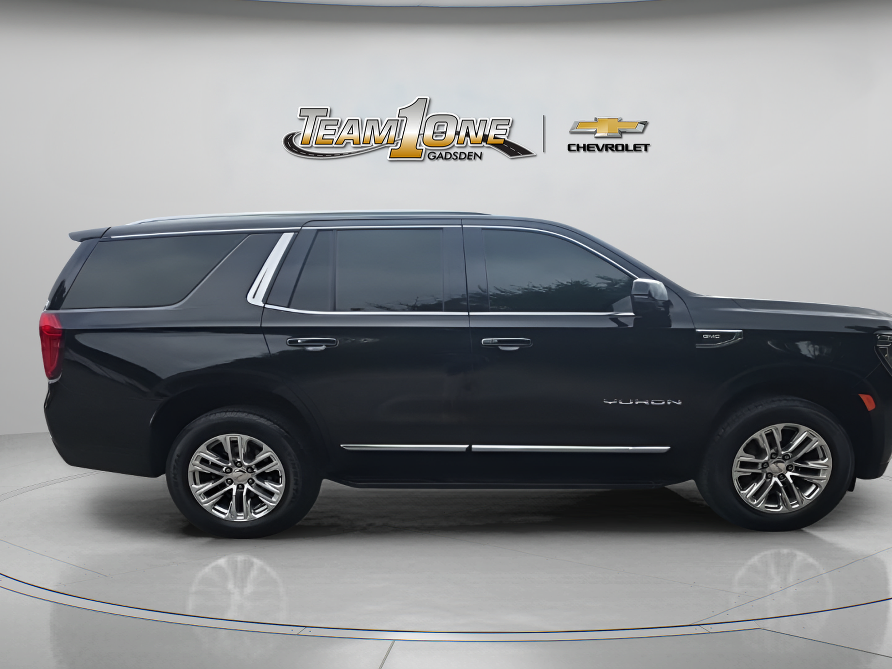 Used 2022 GMC Yukon SLT w/ SLT Premium Package RWD image 9