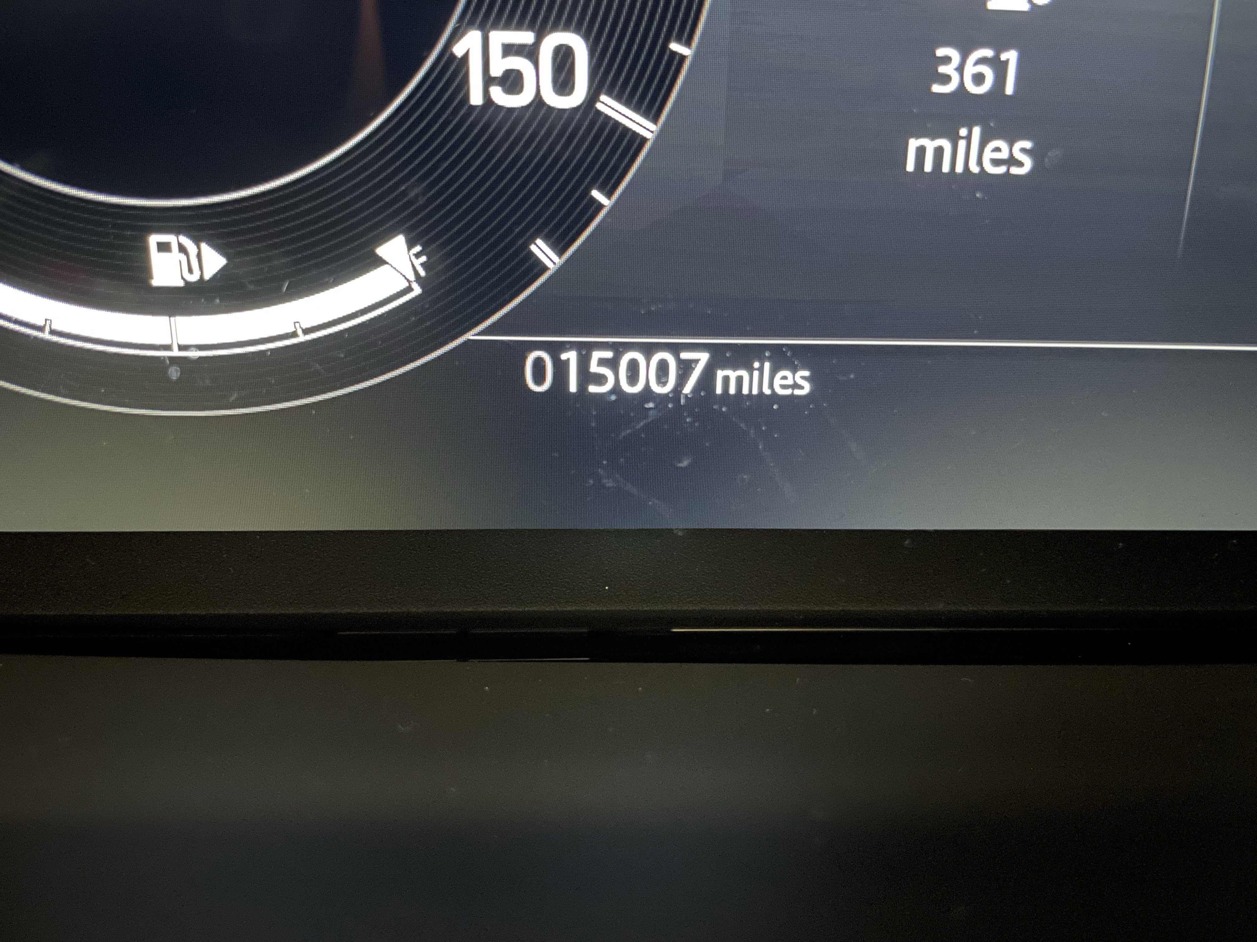 Certified 2024 Land Rover Discovery Dynamic SE image 25