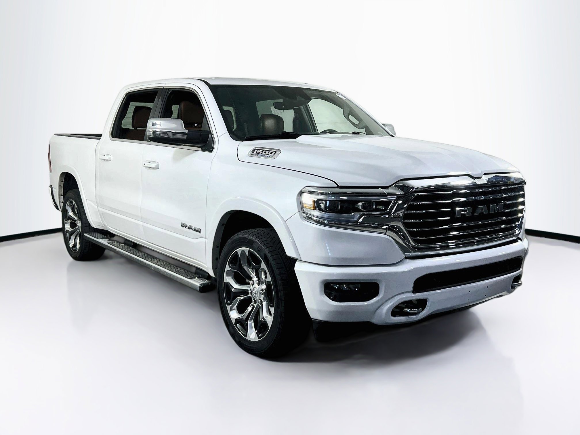Used 2023 RAM 1500 Limited w/ Body Color Bumper Group AWD/4WD image 3