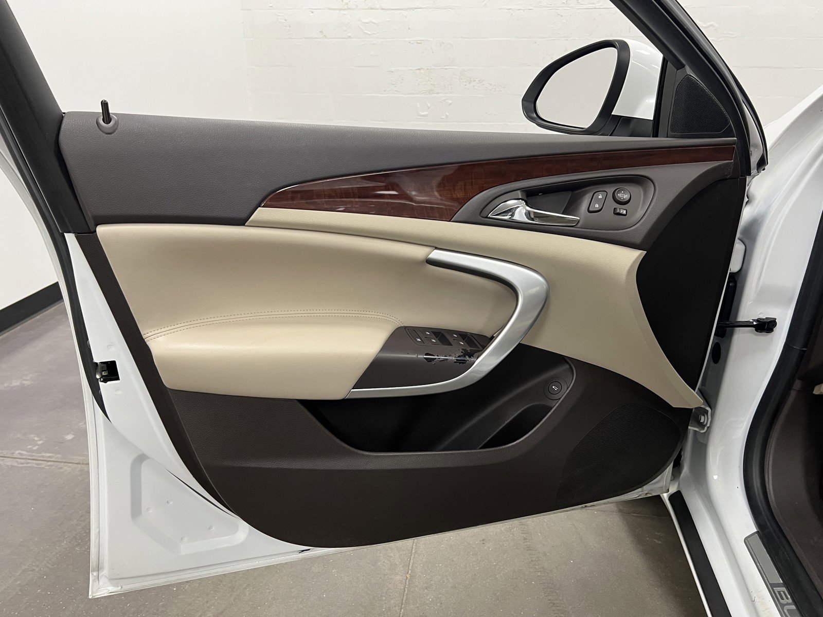 Used 2016 Buick Regal image 23