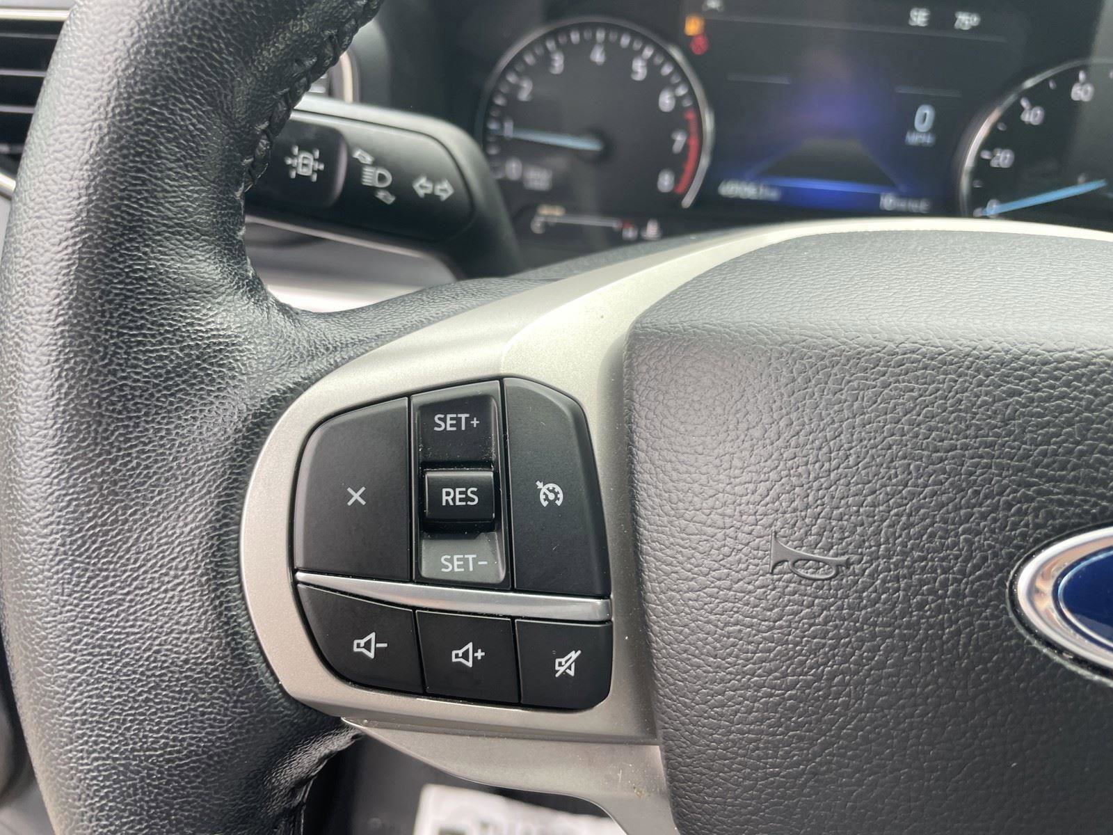 Certified 2022 Ford Explorer XLT w/ Equipment Group 202A image 15