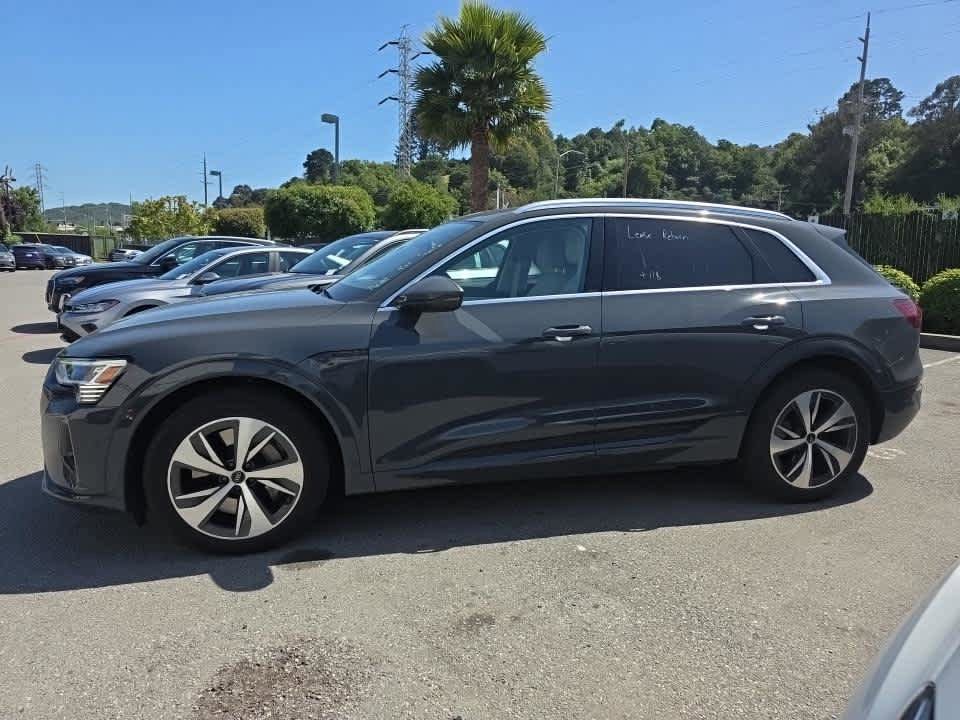 Used 2024 Audi Q8 e-tron Premium Plus w/ Premium Plus Package AWD/4WD image 8