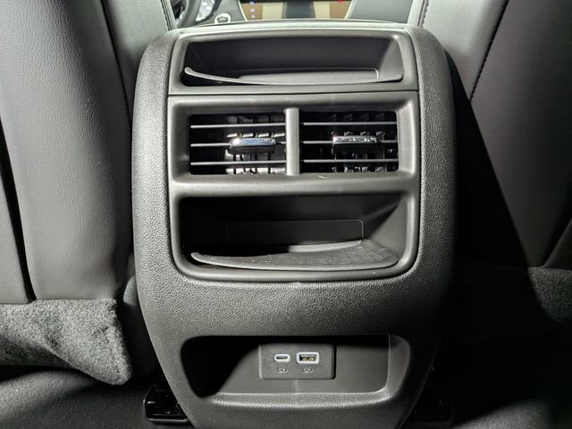 Used 2023 Cadillac XT5 Premium Luxury w/ Technology Package AWD/4WD image 28