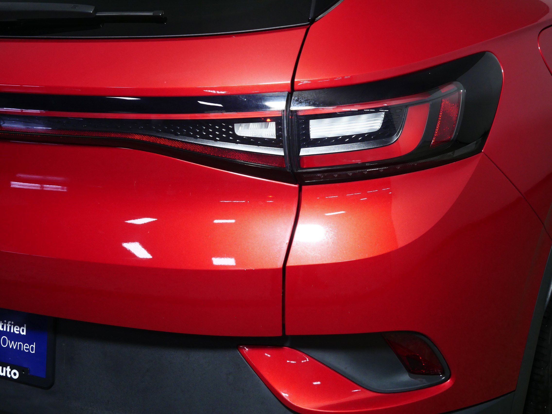 Certified 2021 Volkswagen ID.4 Pro S w/ Gradient Package image 17