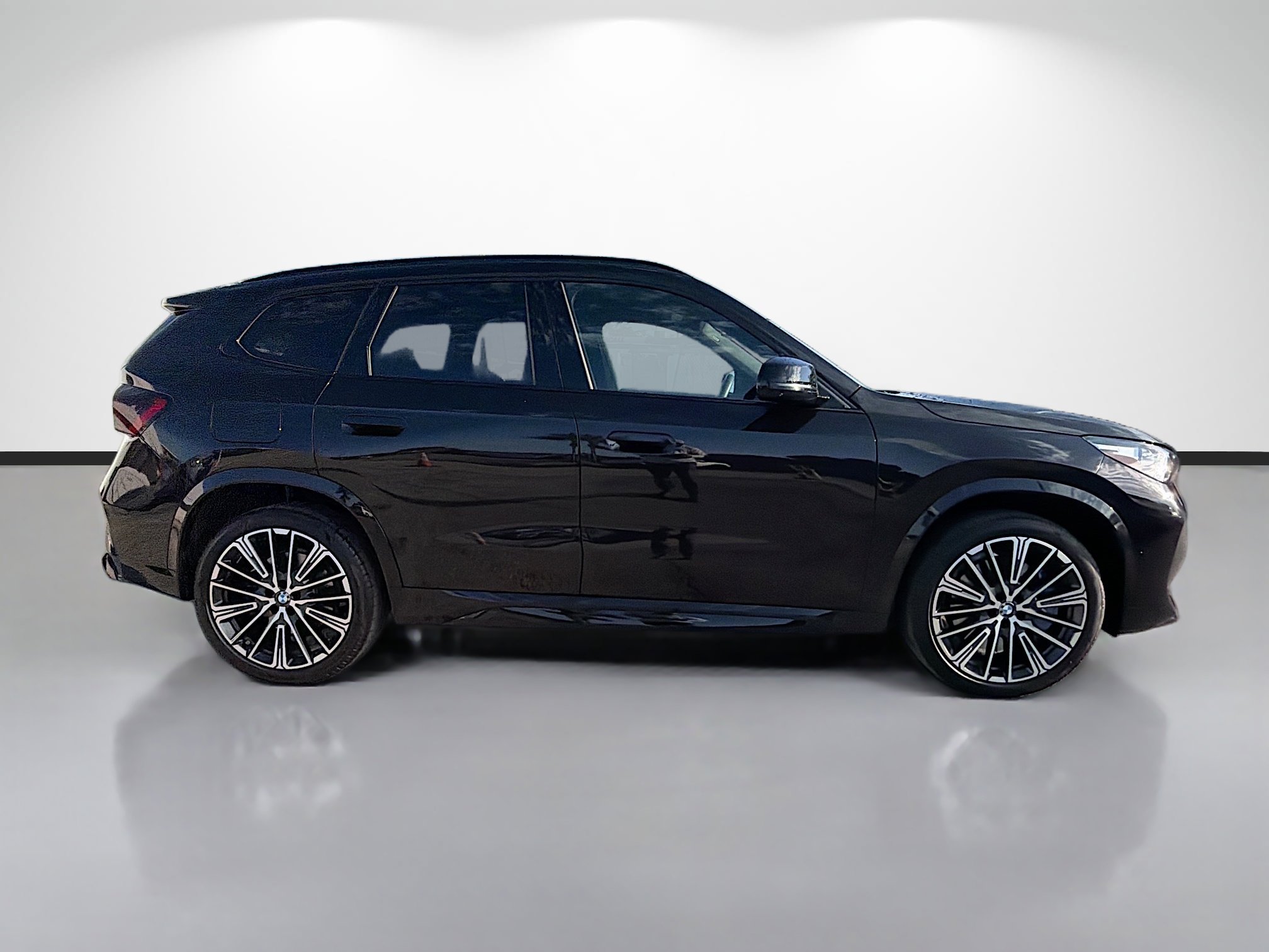 Used 2025 BMW X1 M35i w/ Premium Package AWD/4WD image 2