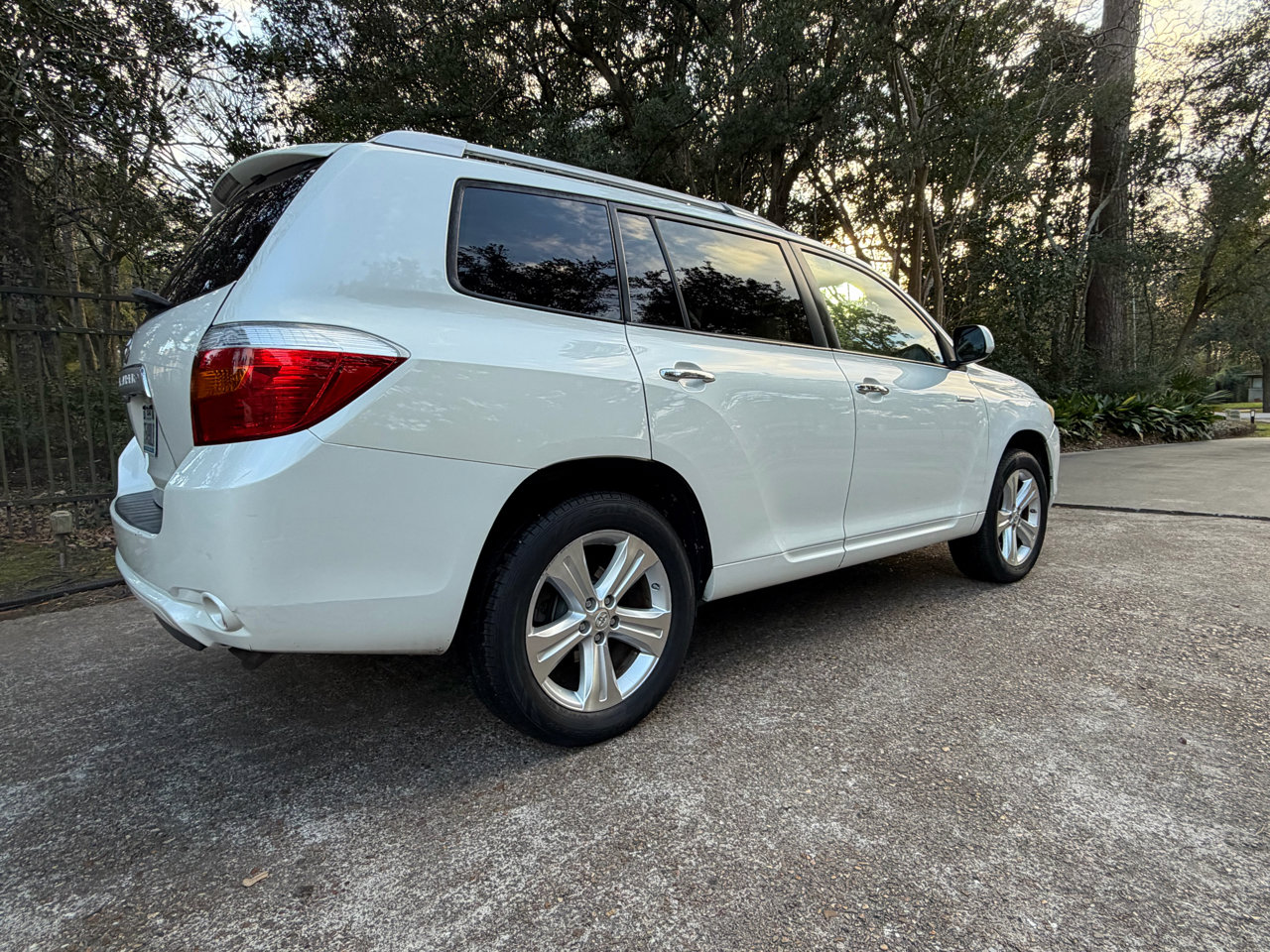 Used 2010 Toyota Highlander Limited image 6
