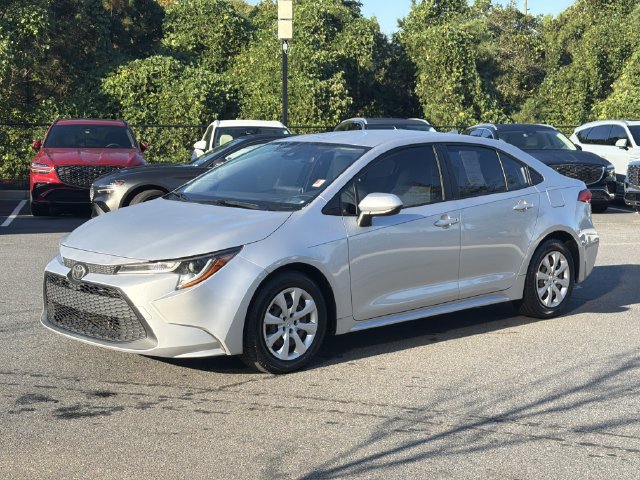 Used 2020 Toyota Corolla LE FWD image 3